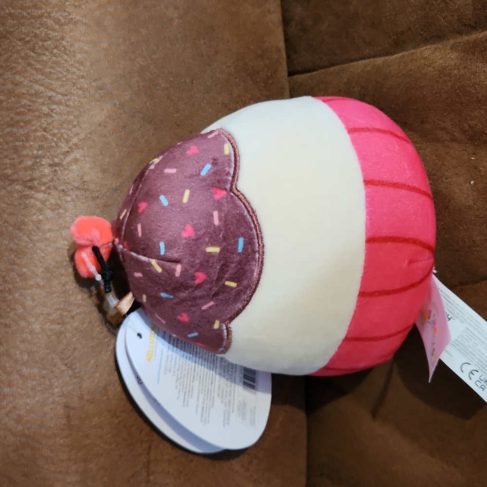 NWT 5” Elpha the Cupcake Squishmallow FTM Ltd Edition - Picture 3 of 7